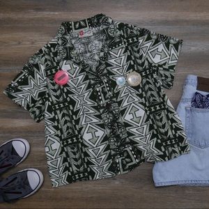 Hilo Hattie Green and White Button Down Cropped Hawaiian Shirt Women’s XL